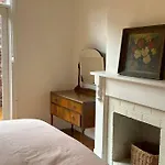 Artsy North Melbourne 2-Bedder