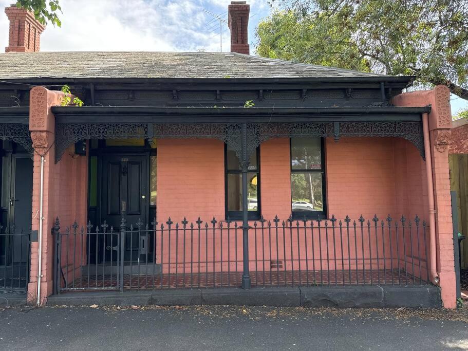 Artsy North 2-bedder * Melbourne